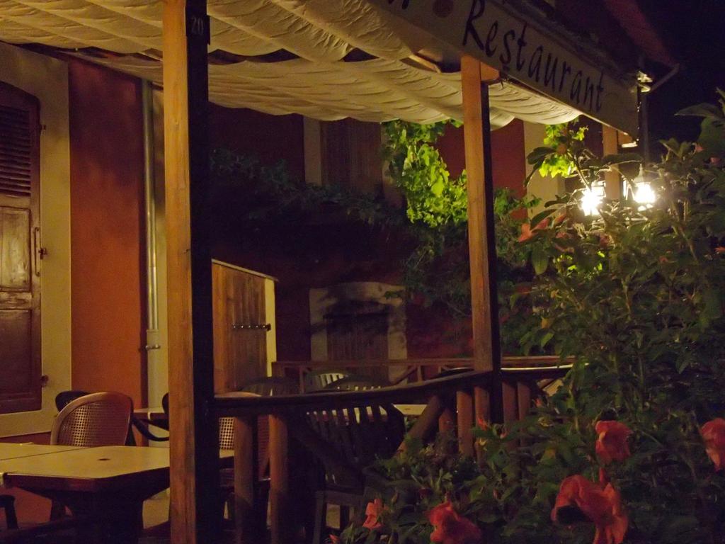 Hotel Restaurant De L'Ile Jumeaux Esterno foto