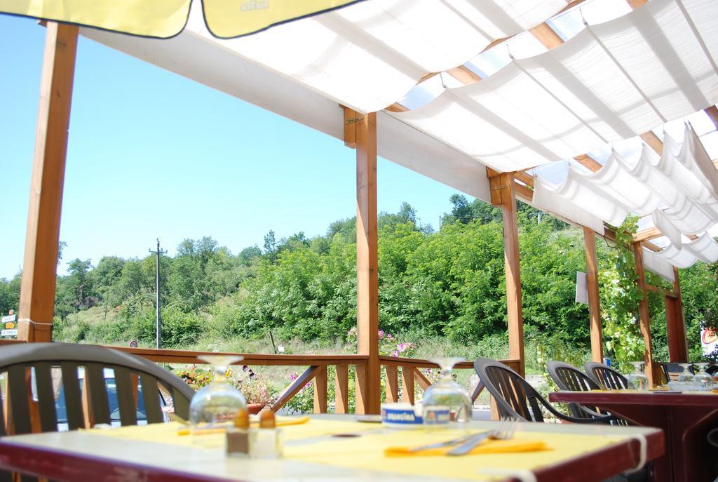 Hotel Restaurant De L'Ile Jumeaux Esterno foto